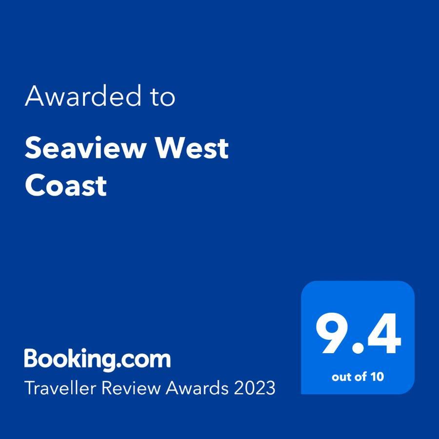 Apartment Seaview West Coast - Exceptional - 2 Bedrooms Sleeps 5 -stunning Sea Views - 500 Metres To Bournemouth