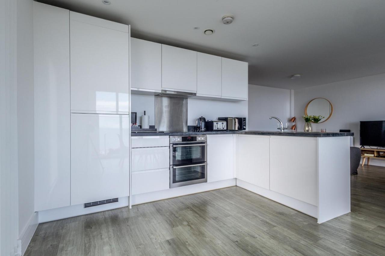Apartment Seaview West Coast - Exceptional - 2 Bedrooms Sleeps 5 -stunning Sea Views - 500 Metres To *