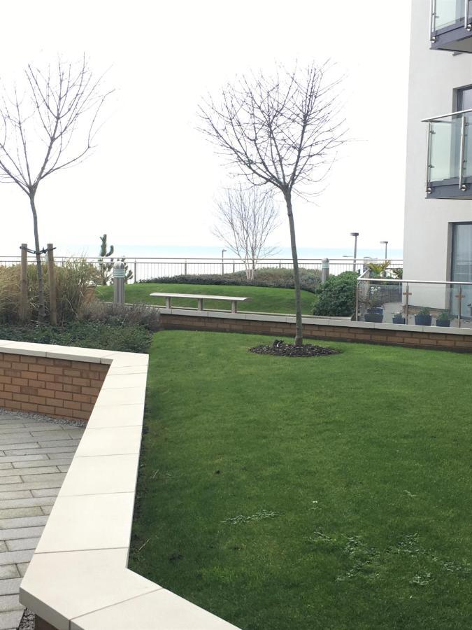 Seaview West Coast - Exceptional - 2 Bedrooms Sleeps 5 -stunning Sea Views - 500 Metres To Bournemouth