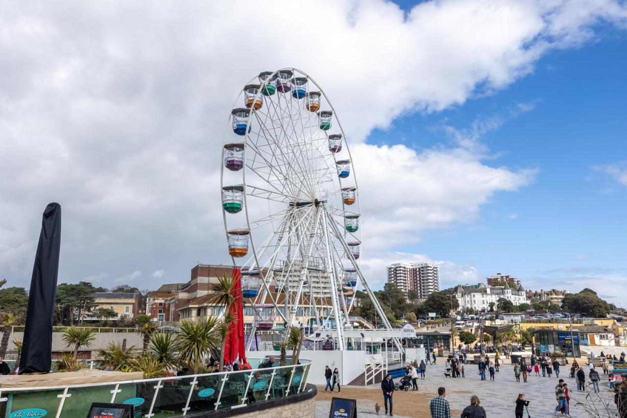 Seaview West Coast - Exceptional - 2 Bedrooms Sleeps 5 -stunning Sea Views - 500 Metres To Apartment Bournemouth