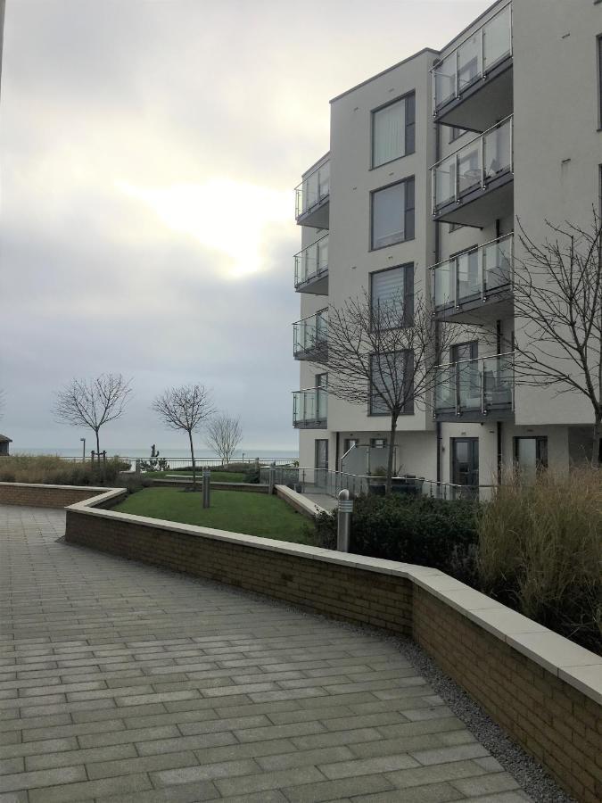 Apartment Seaview West Coast - Exceptional - 2 Bedrooms Sleeps 5 -stunning Sea Views - 500 Metres To Bournemouth